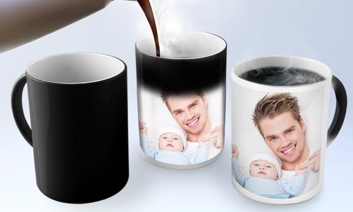 tazza magica con sfondo che diventa chiaro quando si mette all'interno del liquido caldo si può personalizzare con foto scritte o immagine