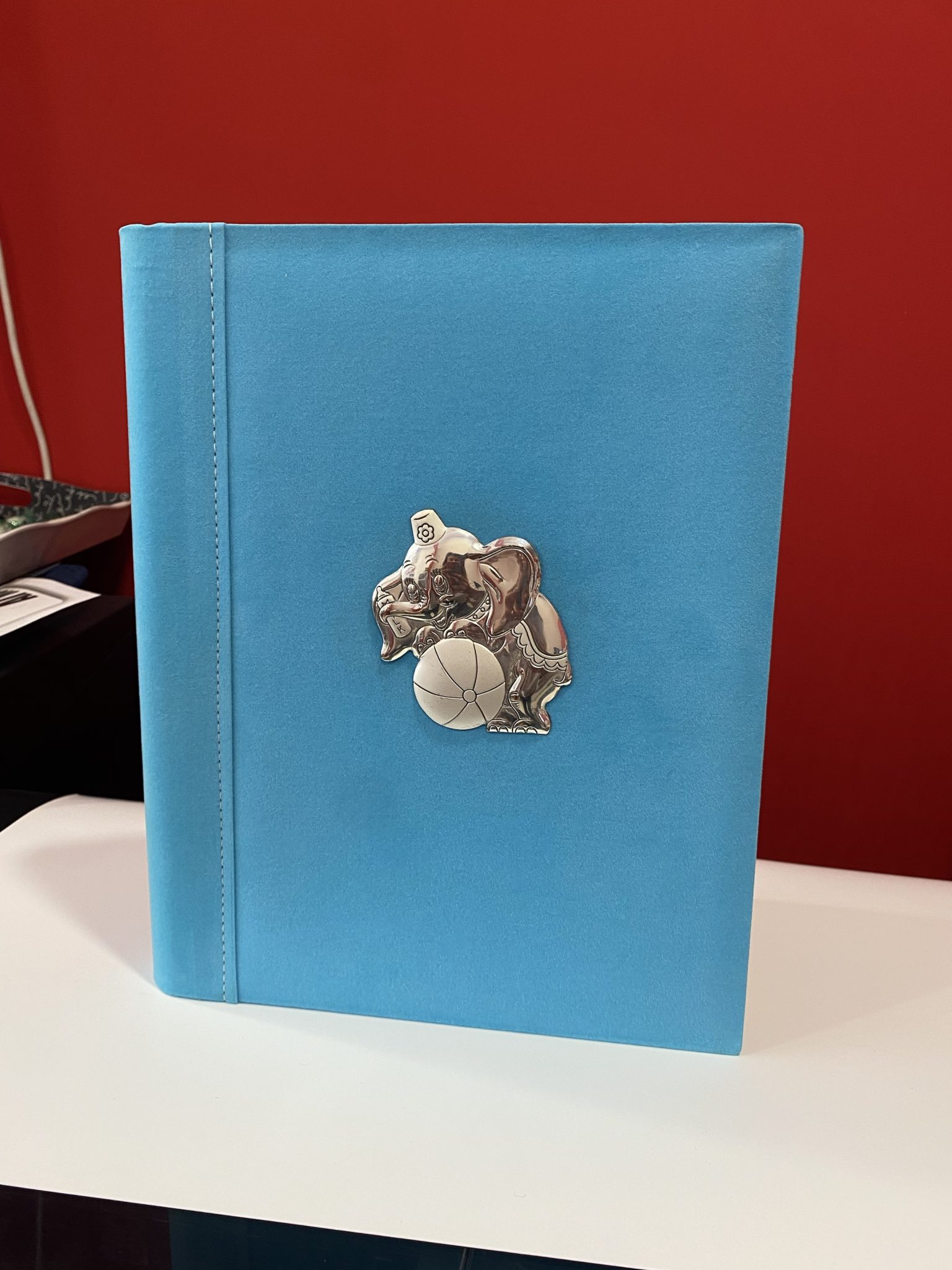Album classico azzurro con applicazione elefantino in silver