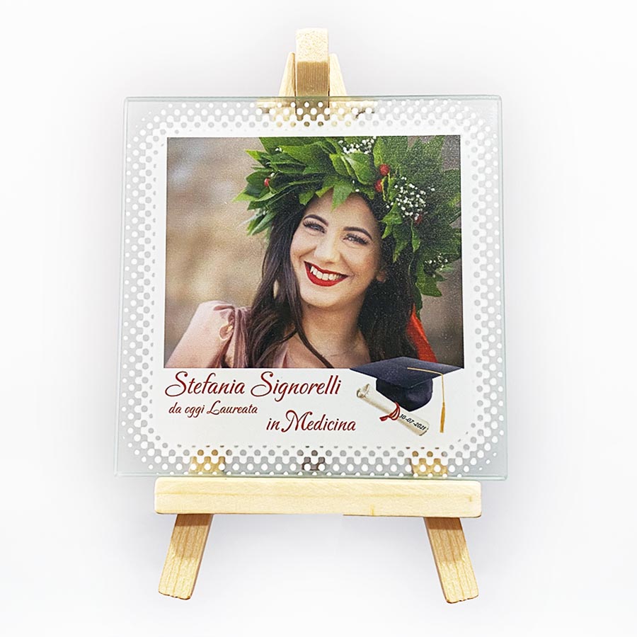 Mattonella Laurea personalizzata in vetro con foto-disegni-grafica 10x10cm + cavalletto legno